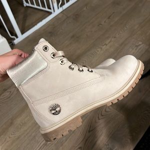 Tan/taupe timberland boots